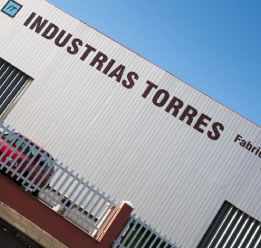 Detalle fachada nave Industrias Torres